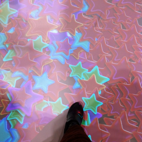 MkThingsDoStuff's tweet photo. Interactive floor #projection - great fun!! They also had interactive boards & walls @Bett_show #stars #OMinteractive http://t.co/hrokWUywBJ