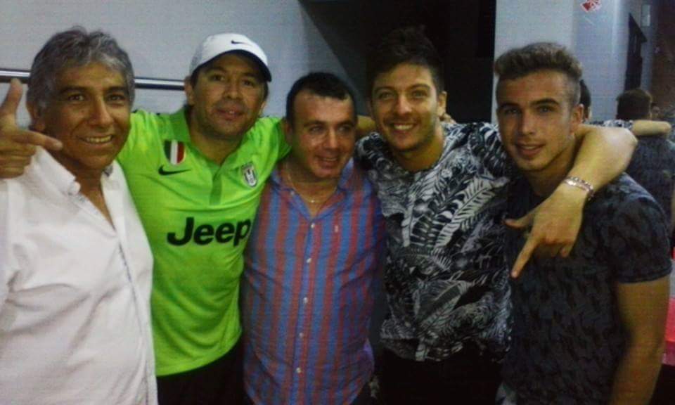claudiobas1's tweet photo. Dos grandes en khalama pablito y damian http://t.co/Gv2SVwlvVZ