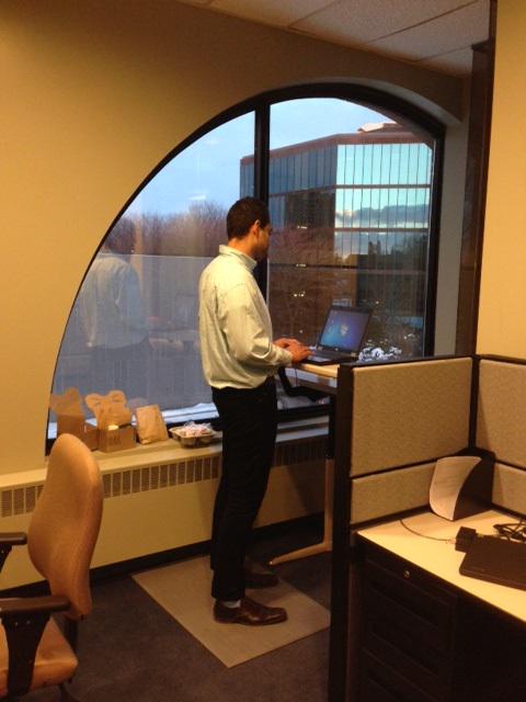 CBoC_Wellness's tweet photo. #FitFriday: Mixing in some #workstand today! Is 2015 year of #standingdesks @YahooHealth asks http://t.co/Cg9nuURiis http://t.co/gWwQPpMyGu