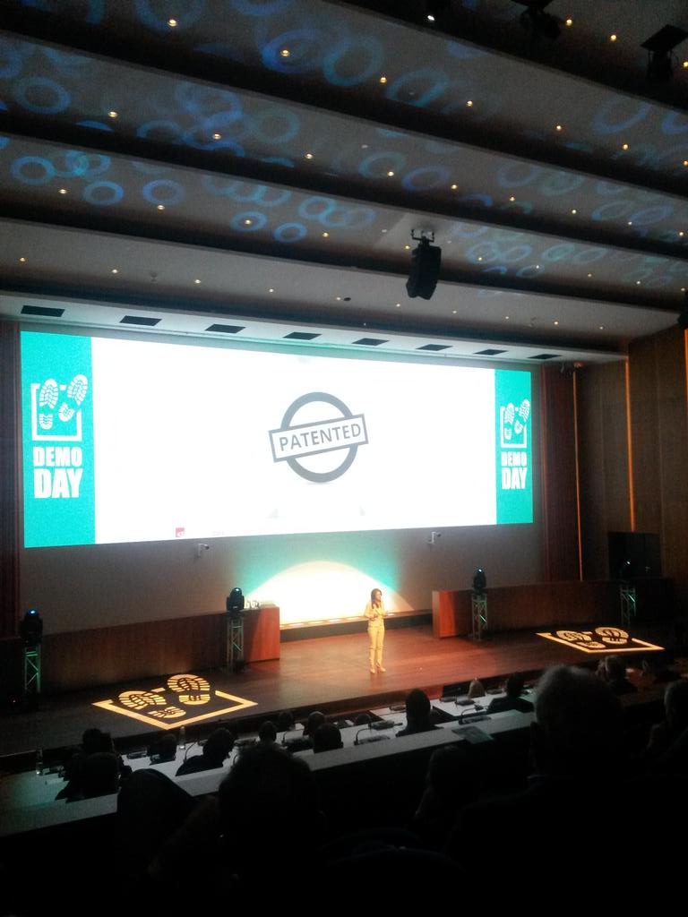 sbcCommerce's tweet photo. #RelevancyData adds relevant #data to online video content increasing conversion rates for #advertisers. #sbcDemoDay http://t.co/I5ocyqBjw1