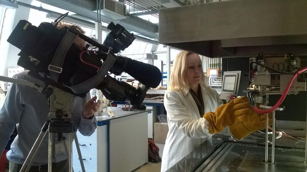 ClaireMBelcher's tweet photo. Thanks BBC Spotlight for filming the #PalaeoFireLab today ! @johnjdanks @ExeterGeography @rorymiles @UofE_Research http://t.co/bWRVATMG80