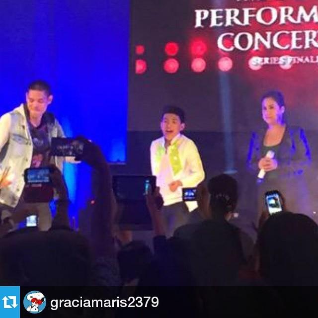 TheVoiceKidsPH's tweet photo. #Repost from @graciamaris2379 with @repostapp β
#TheTotalPerformanceConcert3 #darrenespanto #rnbprincejr #TeamBa... http://t.co/SmQb3re0Og