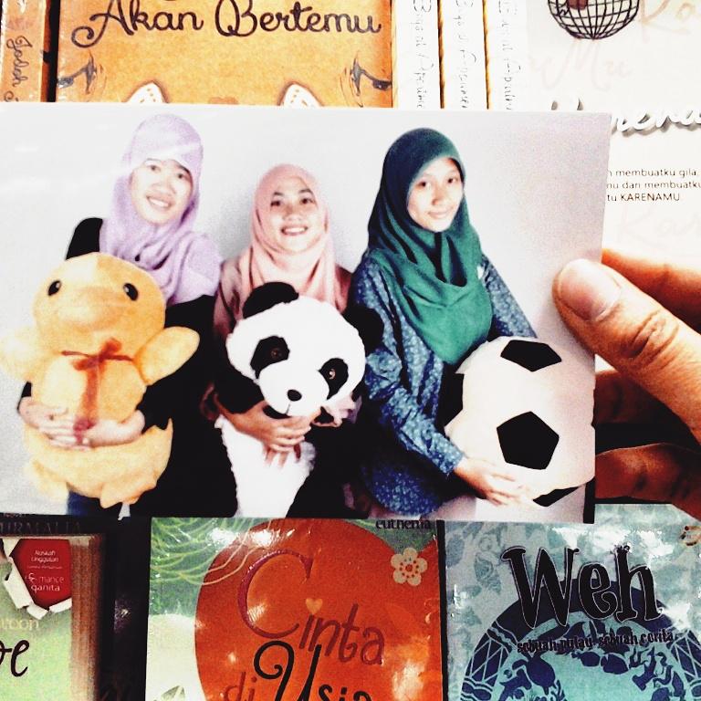 Ga ada bedanya masih tetap sama seperti SMA !! ♥♥♥