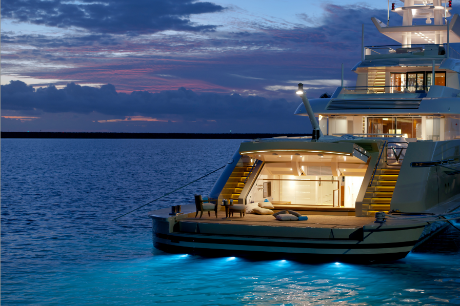 LUXURYPlCTURES's tweet photo. RT if you want to be rich! http://t.co/qQNvsHvkT4