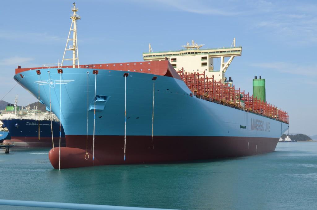 PortTechnology's tweet photo. Infographic Shows Specification of a #TripleE: http://t.co/rnZtWPPq2t @Maritimegeek @PortOfRotterdam #ShippingTrivia http://t.co/0EZsHCgQrw