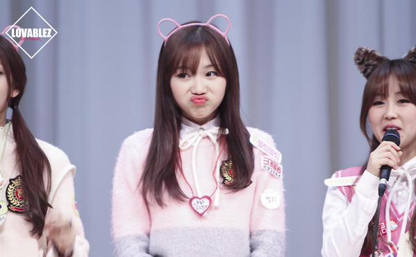 lovelyz__97's tweet photo. - 

　　笑ってんな
　　元恋人元彼氏馬鹿阿呆   !! ←

 - http://t.co/4IVBPiaglD