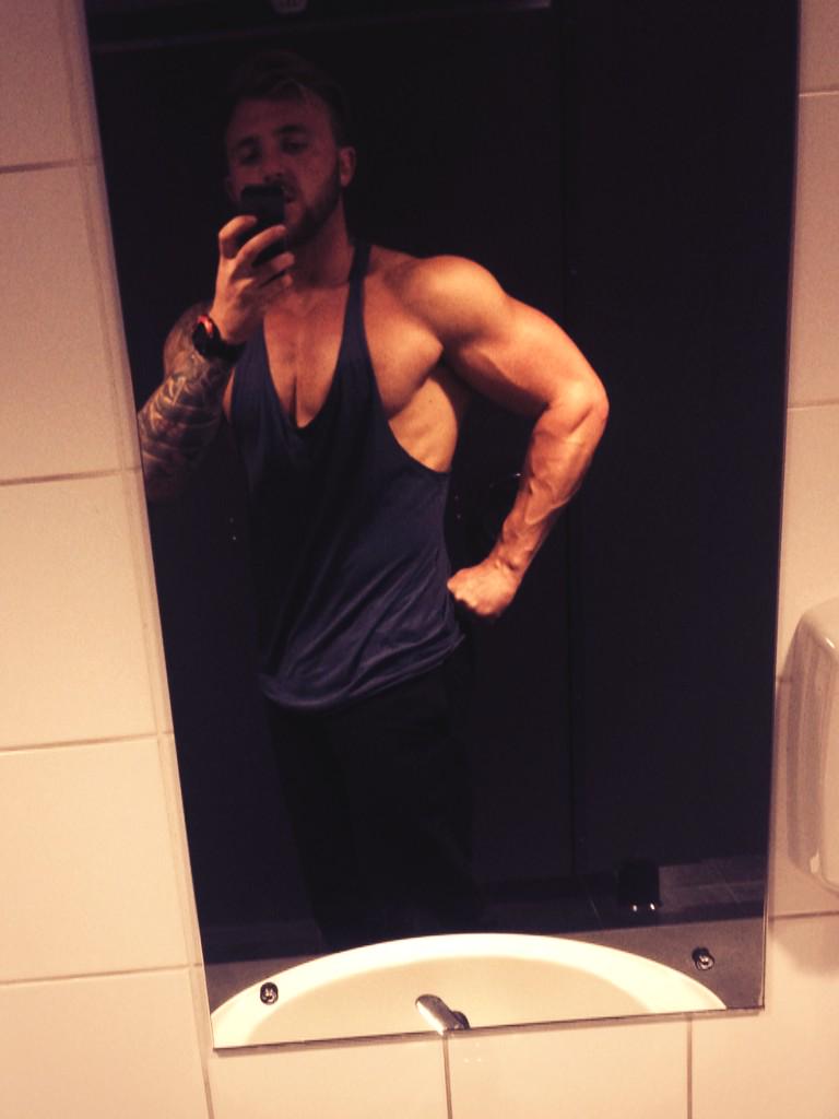 lukehewitt9's tweet photo. @PPSNutrition #ppspump chest and triceps Destroyed!!! #gains #vascular #TeamPPS #chestday πͺπͺπͺ http://t.co/z8NTlG6WDP