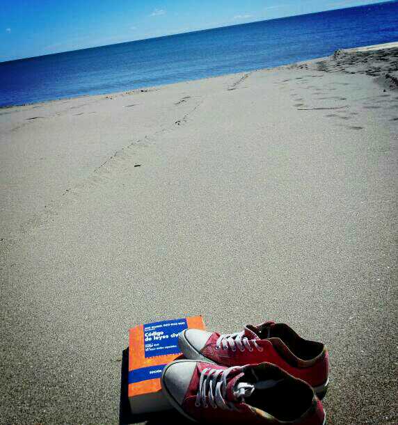 AnitaTraver's tweet photo. Que mejor manera de estudiar @HPEspana  #WorkHappy http://t.co/c8v6P5S9UA