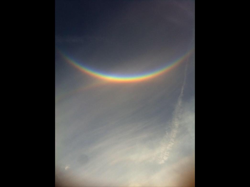 LisaBowers15's tweet photo. @Ang_73 picture of upside down rainbow saw it at work the other day.. http://t.co/phF37qF2Q9