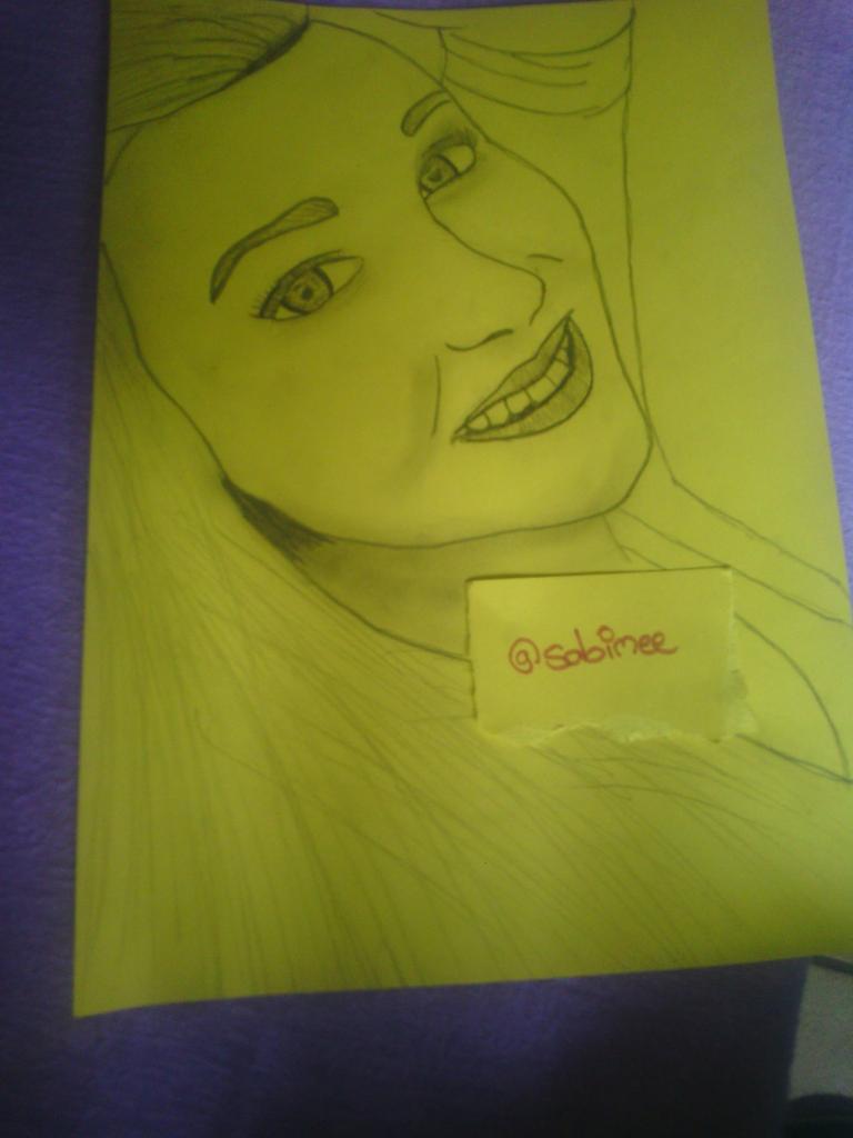 dagjbee's tweet photo. @dagibee meine Zeichnung von dir ich hoffe es gefällt dir:) übrigens steht da @donat_queen meine richtige seite: ) http://t.co/HRb1NstCJb