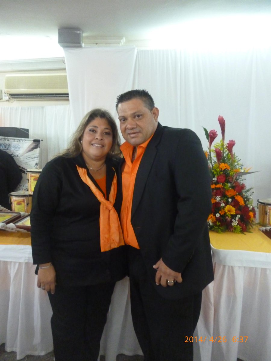 fundapuem1's tweet photo. El Caballero de la Gaita Ender Cárdenas Junto a su Esposa Yelitza de Cárdenas, Jefa de Personal en Nuestra Fundación. http://t.co/wae47plFTa