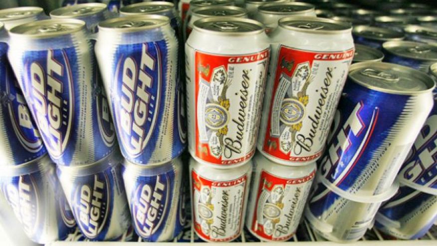 FoxNews's tweet photo. The beer can turns 80 this weekend, celebrate by cracking open a cold one. #TGIF http://t.co/OcGKwThRYB http://t.co/dU91DSSCew