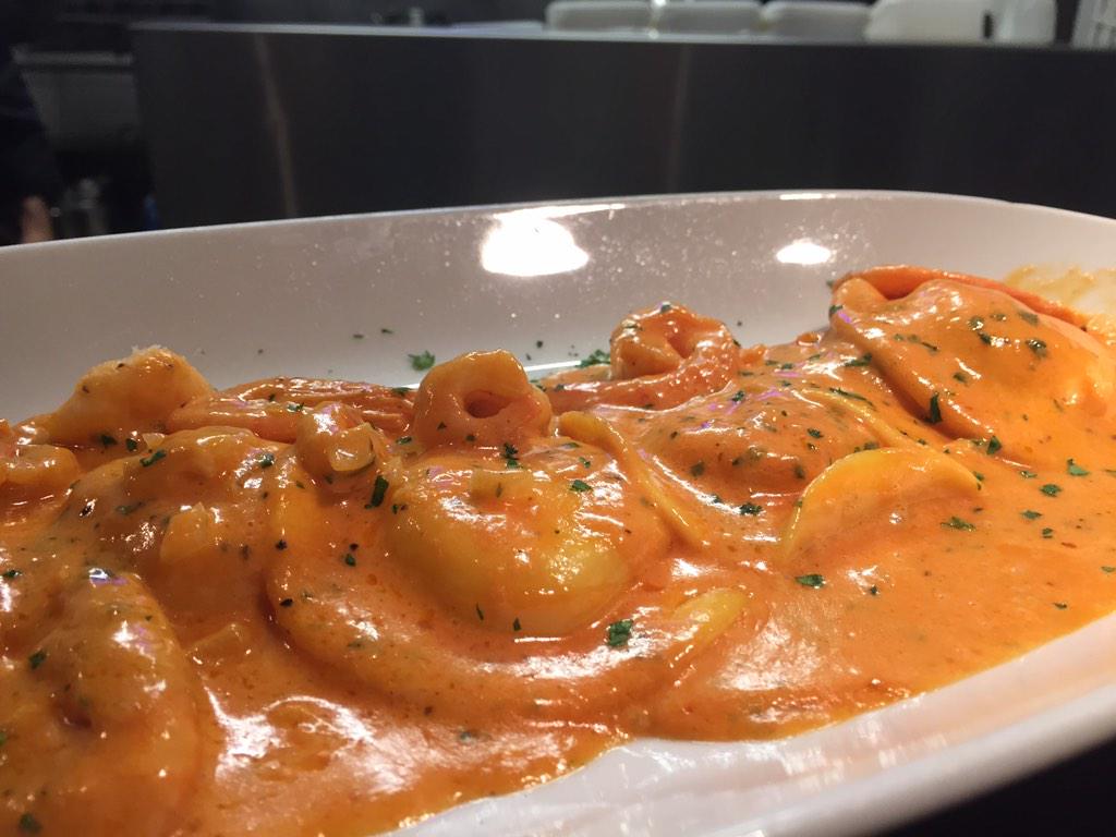 ciaobellini's tweet photo. Moules Provençal, Lobster Ravioli, and Pannacotta with raspberry coulis to finish. #takemetobellini #takemetonight http://t.co/WQtrgRtMfJ