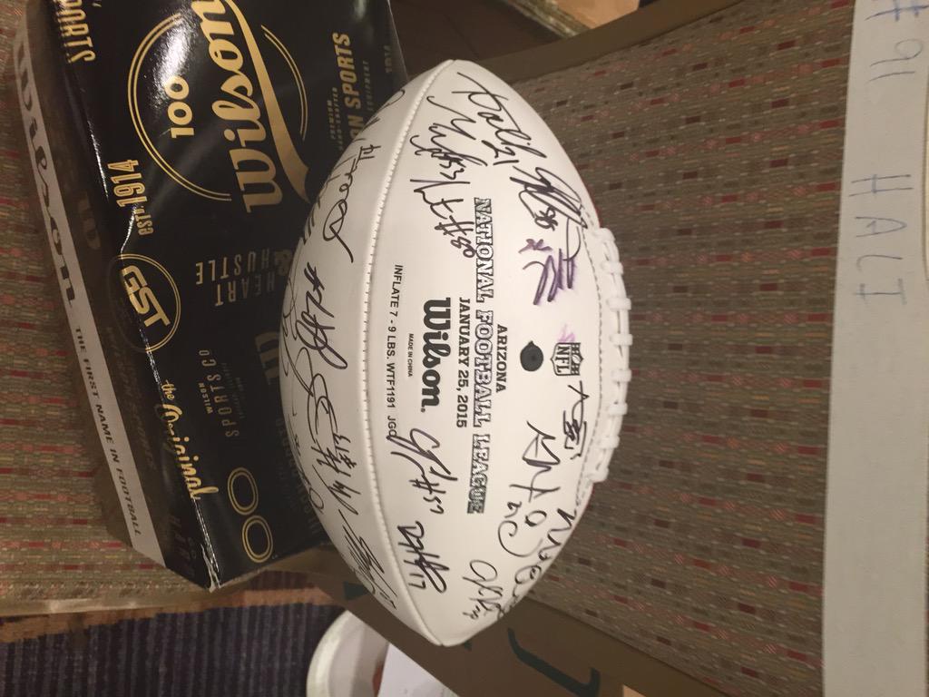 TambaHali91's tweet photo. RETWEET THE VIDEO SOON AS WE REACH 1000 RETWEET WE WILL DRAW A WINNER TO WIN A PRO BOWL BALL http://t.co/Fwj8gHIQO7 http://t.co/lRylNgEgSy