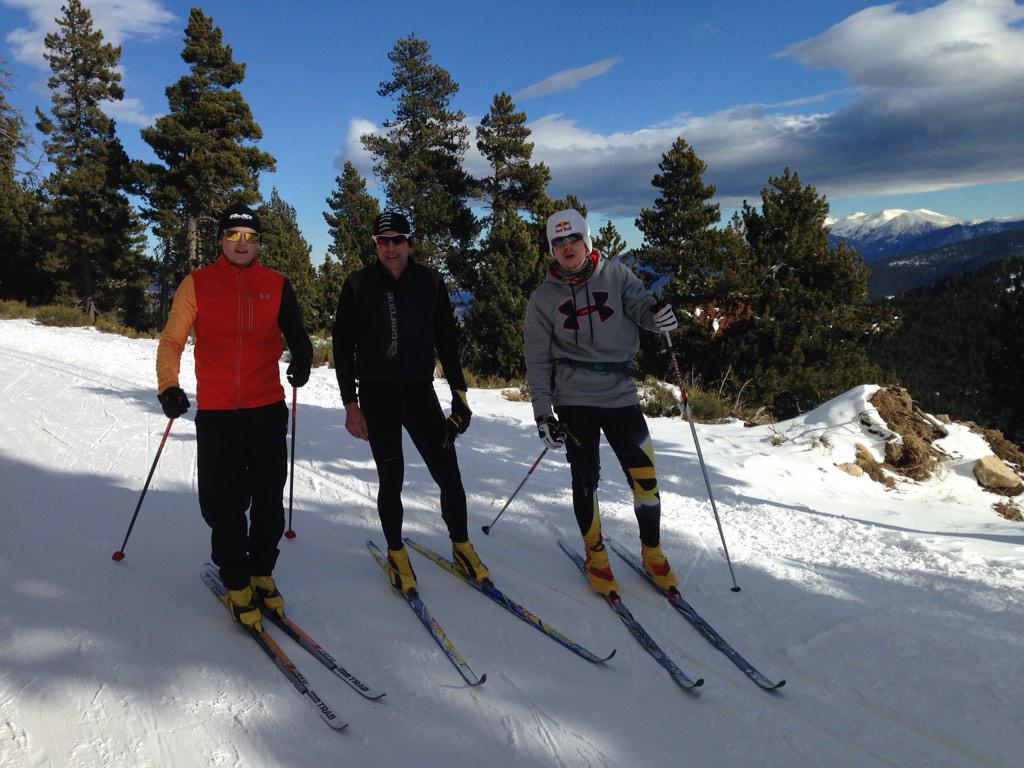 LluisCapdevila1's tweet photo. Gran entreno esqui de fondo @NiklasAjo @agnesguell  @maverickmack25 primer dia 35km la suzuki ya tiembla!!! http://t.co/YuC7TE5n0c