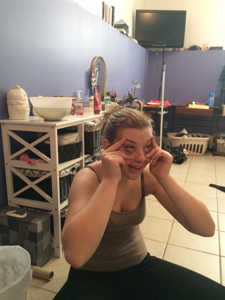 Chanele_Raymond's tweet photo. When your eye is falling @megsicard http://t.co/iD2kfkJHtJ
