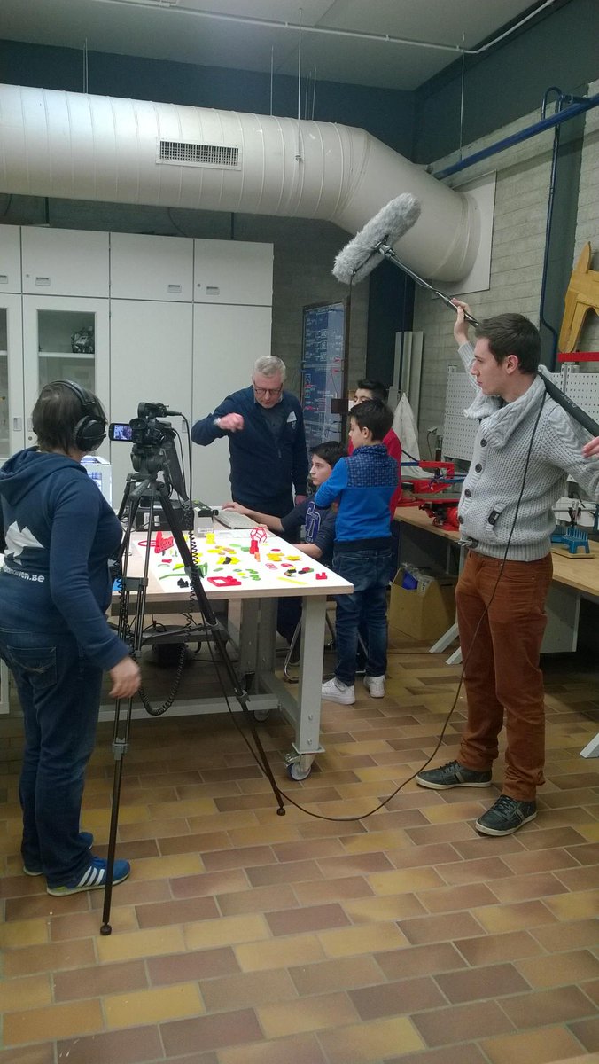 ConingsRobert's tweet image. CCL Video shoot at PTS Maasmechelen #CCLproject #etwinning