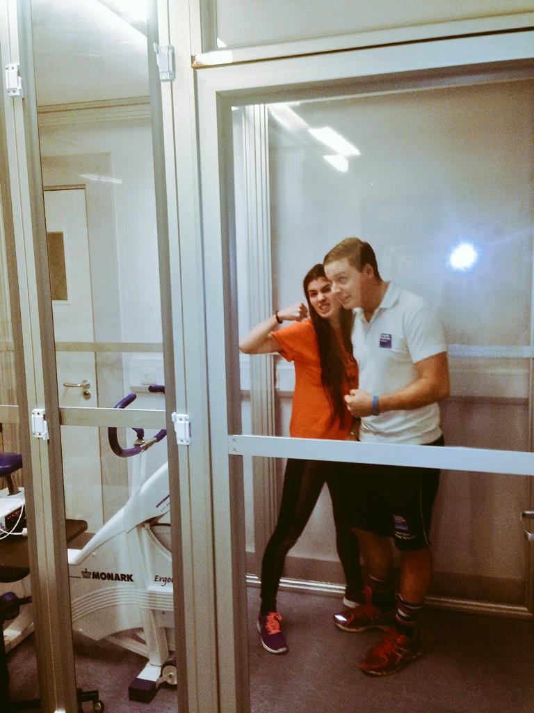 HelenNasher's tweet photo. Another session in the chamber of death #altitude #hypoxia @KUSportExSci @tompdams #ihatetom http://t.co/Vpx7pzsNuI