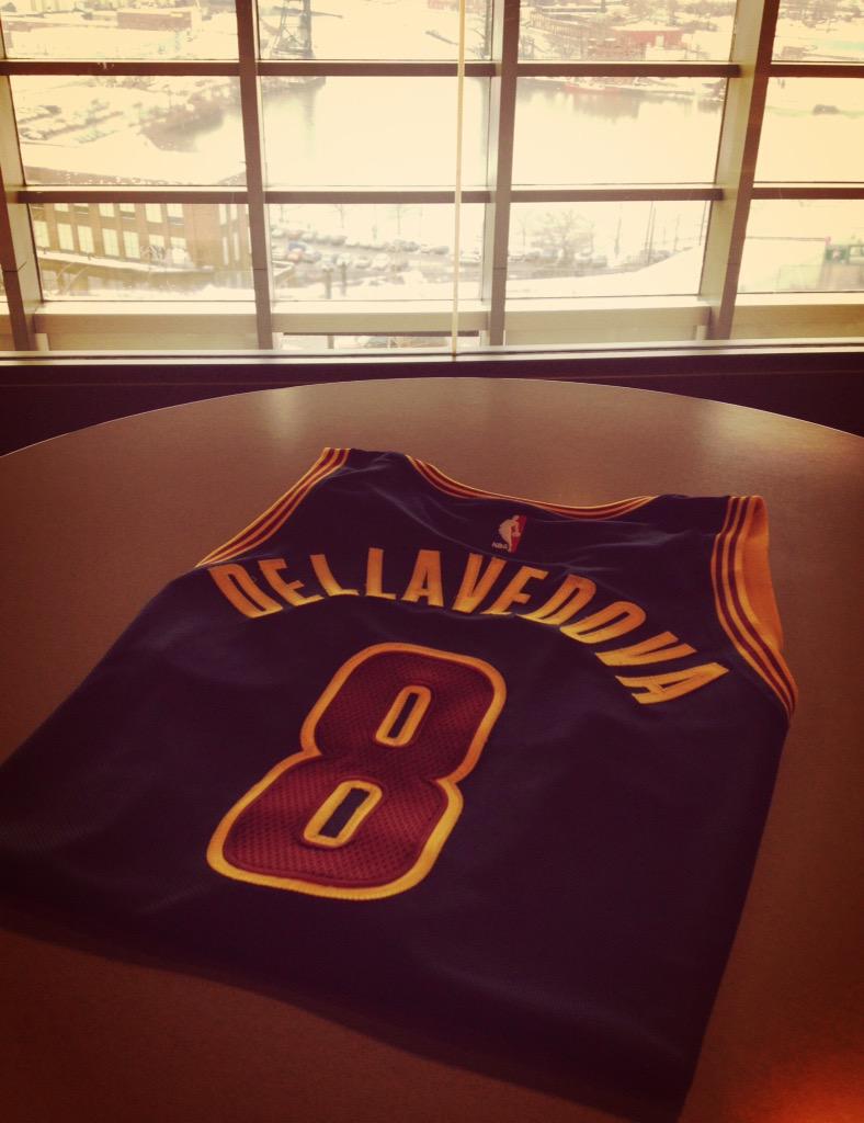 cavs's tweet photo. #TGIF! Want to end your work week with #CavsNavy? RETWEET this by 2PM to enter to win. Rules: http://t.co/kfsUDp8Tge http://t.co/TK1Vl6N4vh