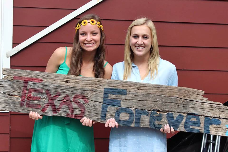 jkeesling10's tweet photo. HBD to my ChiO sasster, my high school rival, and my cool friend who lives only one floor up. LOVE YOU MORGS http://t.co/WV87O2Znzn