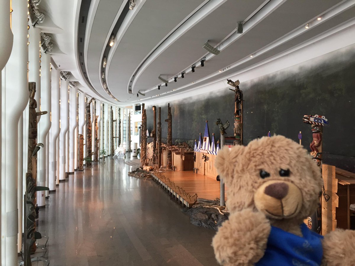 ogcsae's tweet photo. The #teteatete bear made a stop at the @CanMusHistory too!  Did you see him there? http://t.co/pNrSsQHect