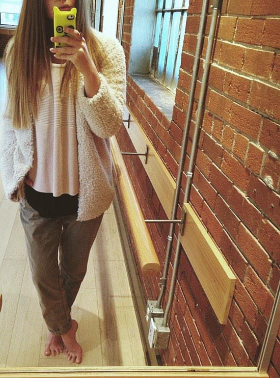 hillaatweet's tweet image. Happy Friday Fabbies! #BrushedMyHair #Outfitted