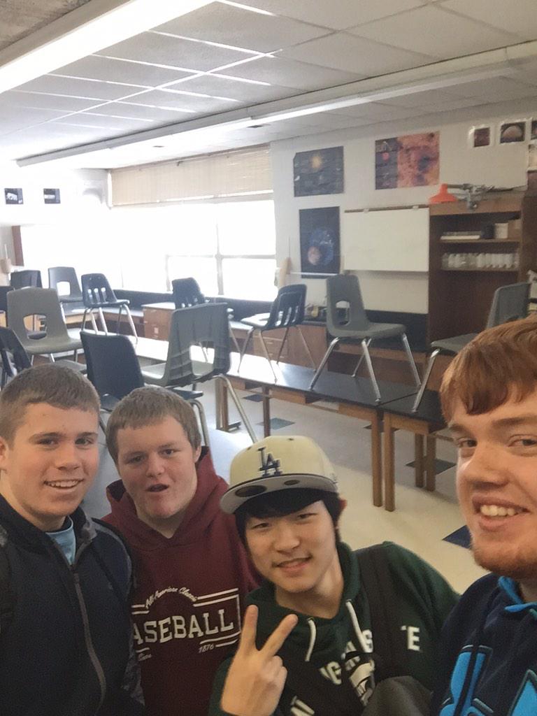 PaytonRourke's tweet photo. Sam is leaving 😭😭😭😭 #RocketGroup http://t.co/EuLa1pSxQS