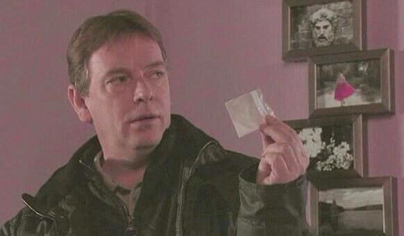 stevenkearney_'s tweet photo. @_IanBeale_ sorted for the weekend lad 😂👃 http://t.co/dlJvBRvNDk