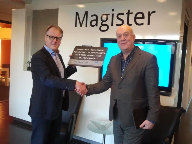 Vanmiddag bij <a href="/SchoolMasterBV/">Magister</a>; <a href="/henkdeinum/">henk deinum</a> van <a href="/Gemeente_Lwd/">Gemeente Leeuwarden</a>  feliciteert <a href="/BenKoers/">AIi ce</a> met nieuwe pand in #Leeuwarden!