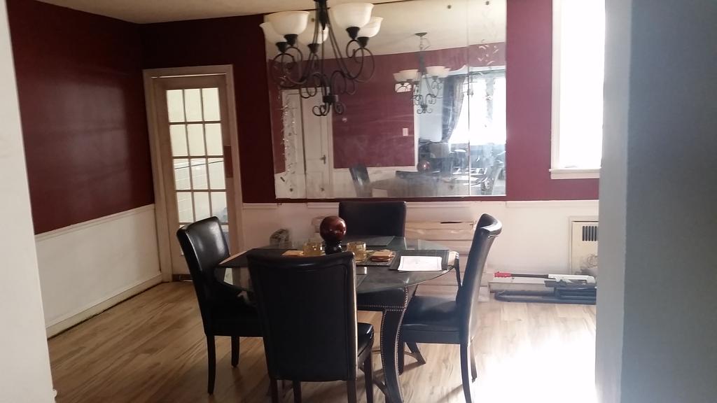 helpfixourhouse's tweet photo. To see the transformation this rm has undergone; excited for its continual growth. Next up... BANQUETTE! @DIYNetwork http://t.co/tvrTS7qN1i