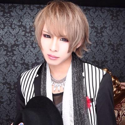 JRockVisualkei9's tweet image. 【Birthday】

・SPELL BOX  : Toshiki
 
・@spellboxtoshiki

お誕生日おめでとう！

#Jrockvisualkei9 #SPELLBOX