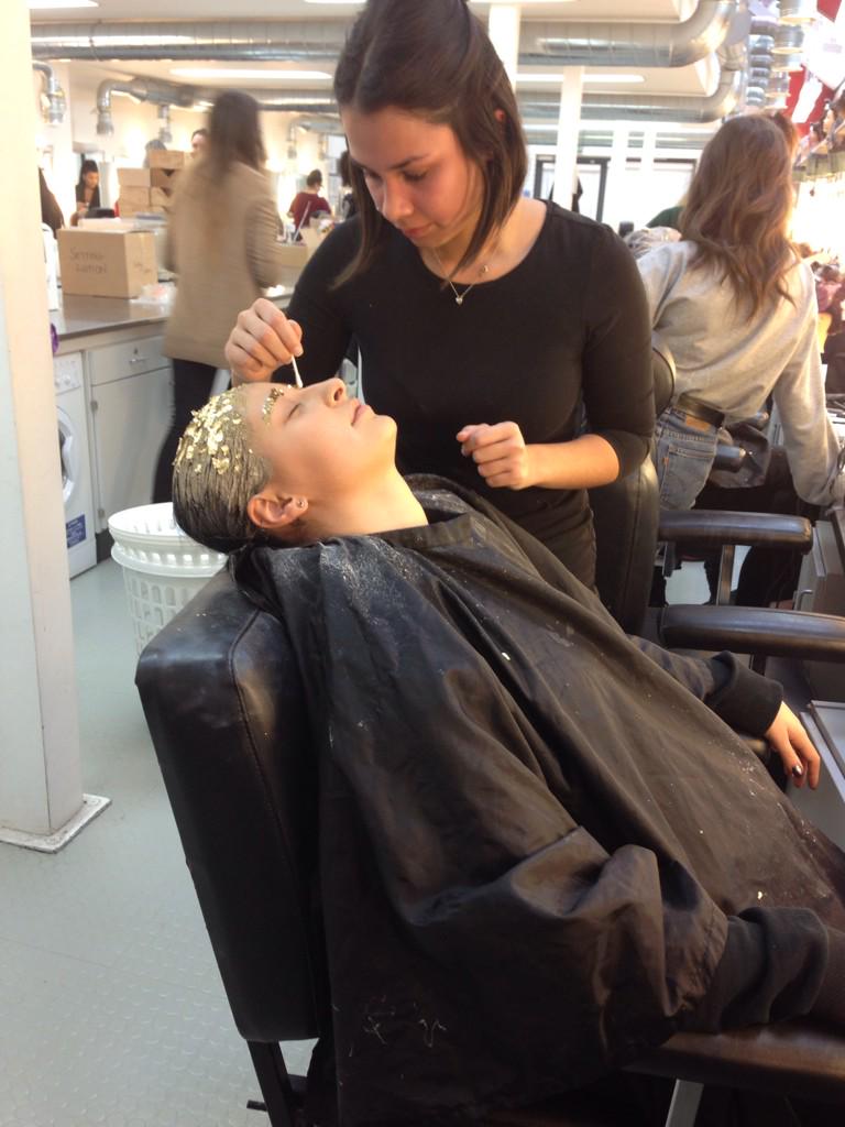 JTMakeupStudio's tweet image. Lovely week teaching @inspiredAUB fab students, so creative working with the @JTMakeupStudio glitter range