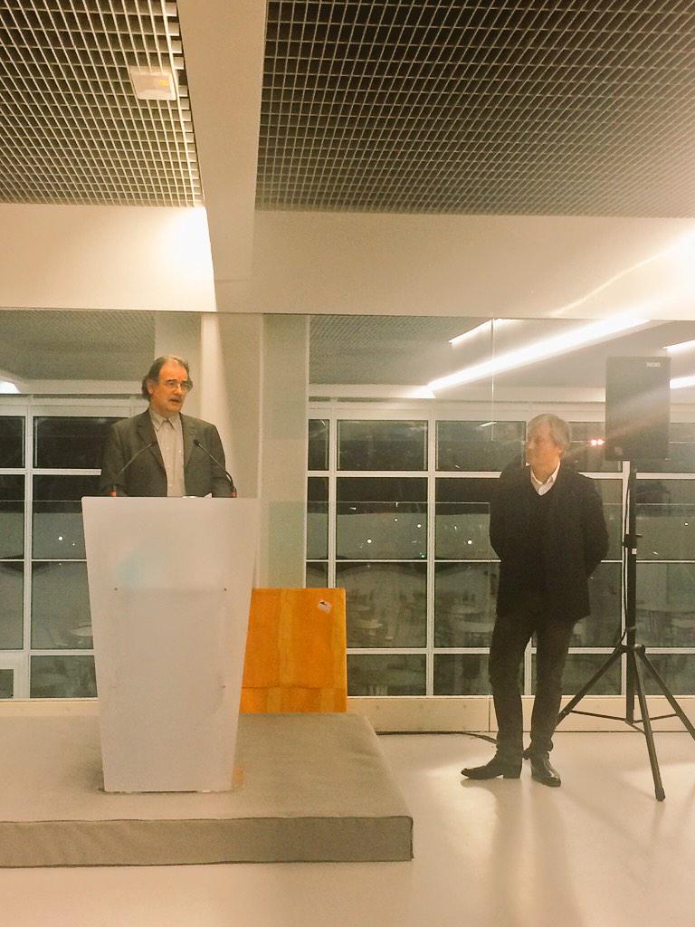 Yzico_'s tweet photo. Les remerciements de @humeurchevry ! L'émotion est au RDV ce soir au Centre #Prouvé de @VilledeNancy http://t.co/dOKnU4s0I8