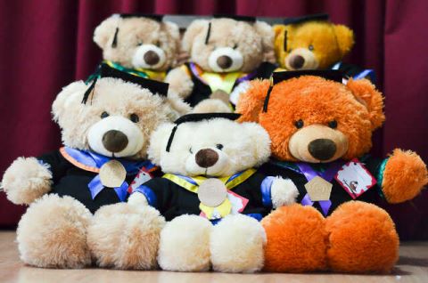 steinydolls's tweet photo. @fennyLiciouss kami menyediakan boneka wisuda. Toga dan medali sesuai universitas kamu http://t.co/UAStrYC5GO