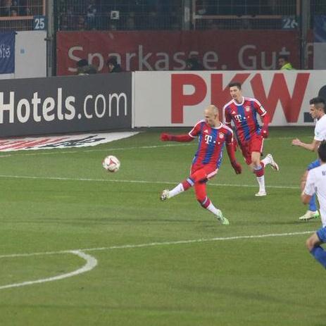 Happy birthday Arjen Robben! Still one of the greatest in his position 