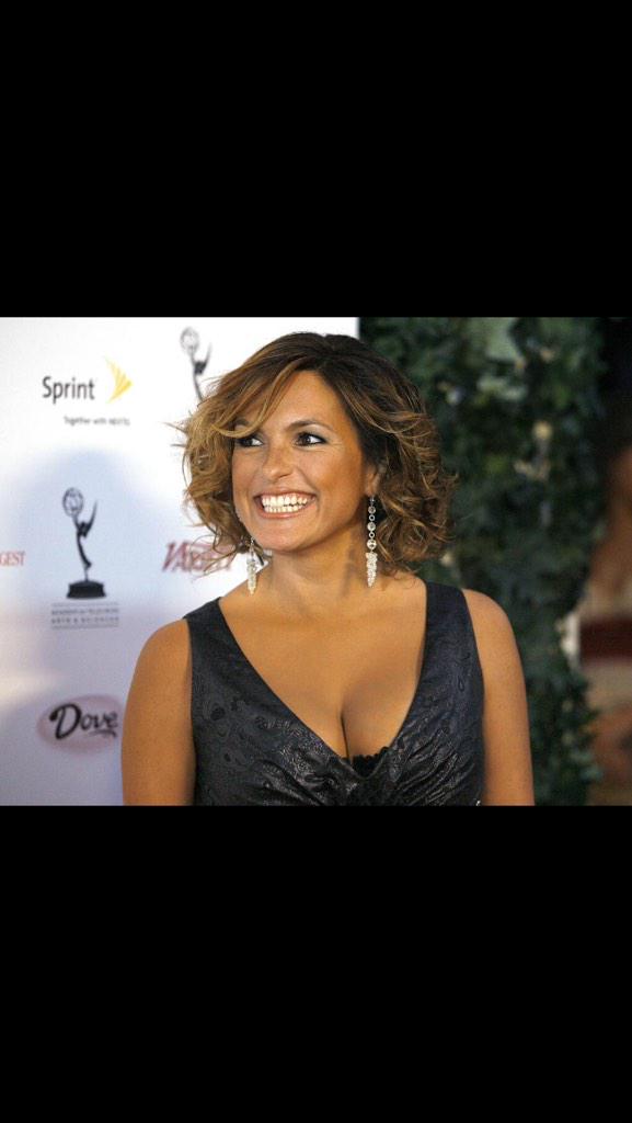 Happy 51st birthday to my favorite tv actor ever, Mariska Hargitay! you inspire me to be an svu detective everyday 