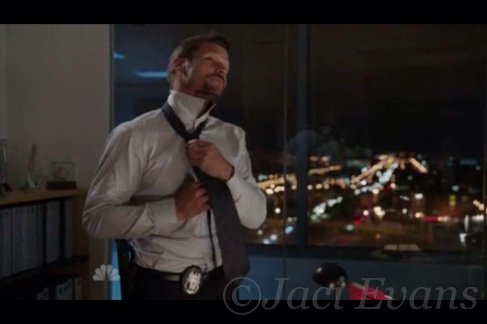 GroupBailey's tweet photo. Last set of pics of @Bailey_Chase as #AgentLang in @NBCChicagoPD by @JaciJohnston !!💗 http://t.co/j2E1gVmEyc