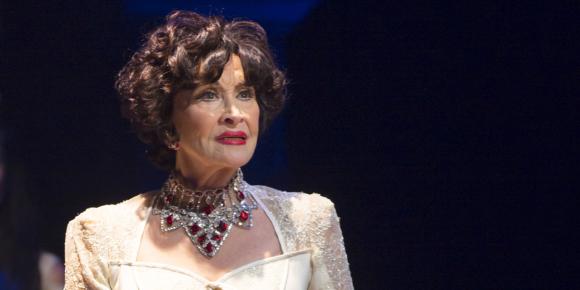 HAPPY BIRTHDAY CHITA !!!

A los 82 años estrena THE VISIT en Broadway 
 