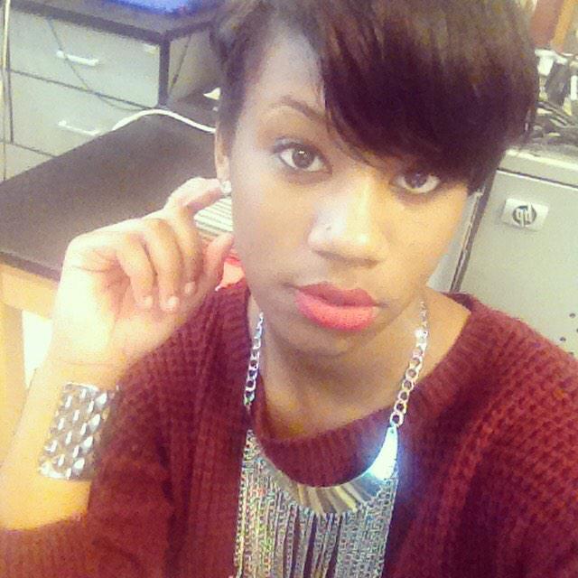 quashaaaj's tweet image. #classSelfie 💋