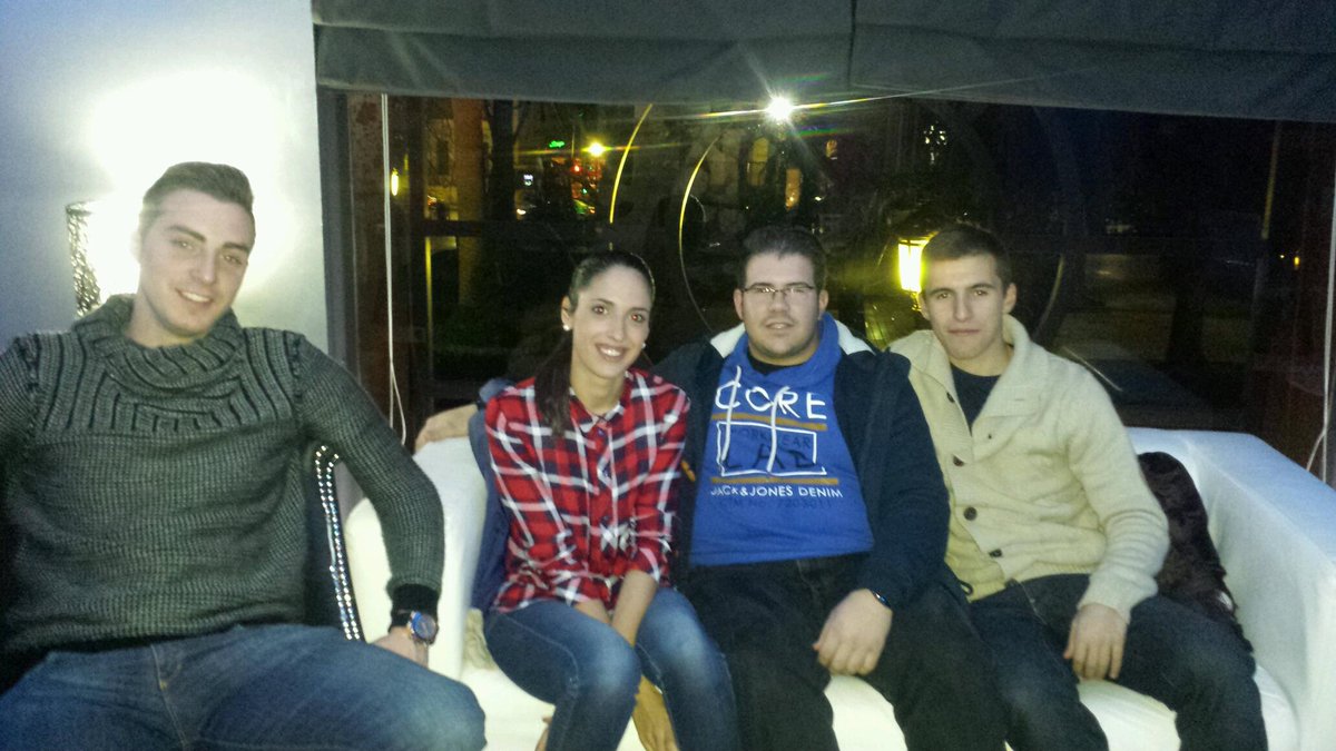 DavidBarriga69's tweet photo. @almu17almu1 @luismibv @juandiegopolo1  y @DavidBarriga69 http://t.co/cbdXOnkB21