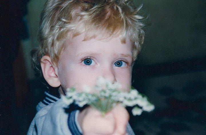 MrSnuffBomb's tweet photo. "I know some people don't like me but.. #LateThrowbackThursday" http://t.co/tPtAMNOlMr