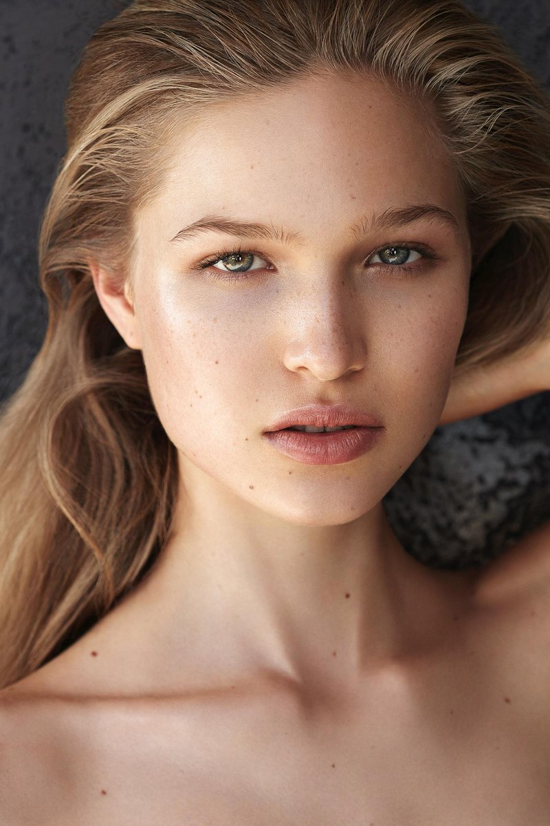 MelisDainon's tweet photo. This incredible #face launched our outdoor #beauty series - we never looked back. #alicollier #naturalmakeup #skin http://t.co/m45iUFI1oc