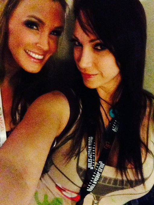 Getting ready to go on the Comicon panel here at #aee2015 #AVN2015 with @TanyaTate http://t.co/bFHQl<a href="/tag/aee2015"class="tags"><span>#aee2015</span></a><a href="/tag/avn2015"class="tags"><span>#avn2015</span></a>