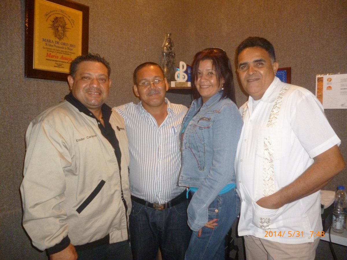 fundapuem1's tweet photo. El Caballero de Gaita Ender Cárdenas Junto a Mario Azuaje, Estalinoska Gonzalez y Ladymir Paradas. #Barquisimeto http://t.co/pMAQQ4LufU