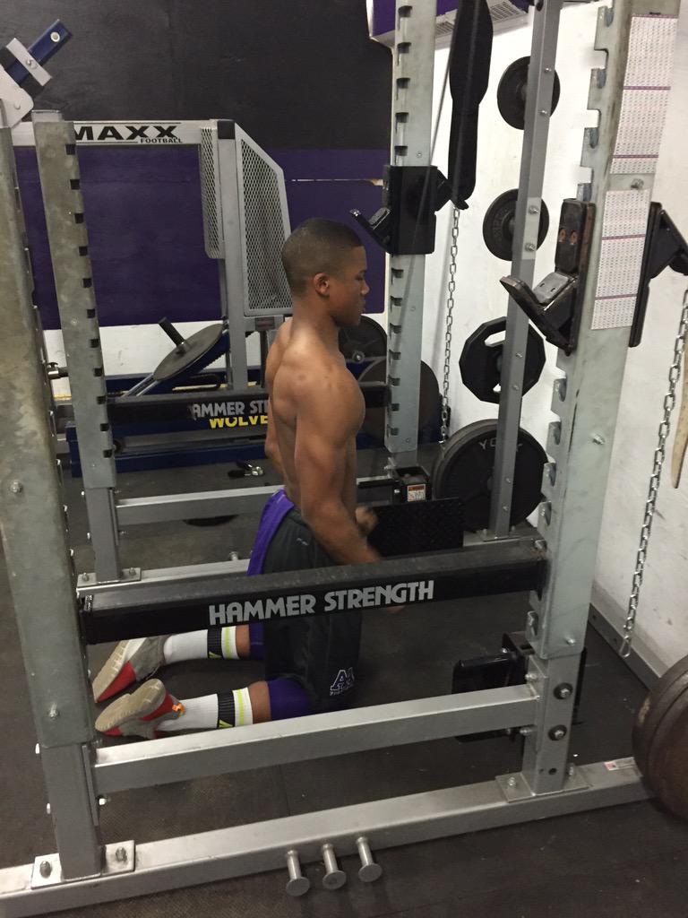 ryanvpratt's tweet photo. Great way to end finals week #pihifootball #studentathletes #beatypsi #alwayscompete #ticketstogunshow http://t.co/USkzx8H3L0