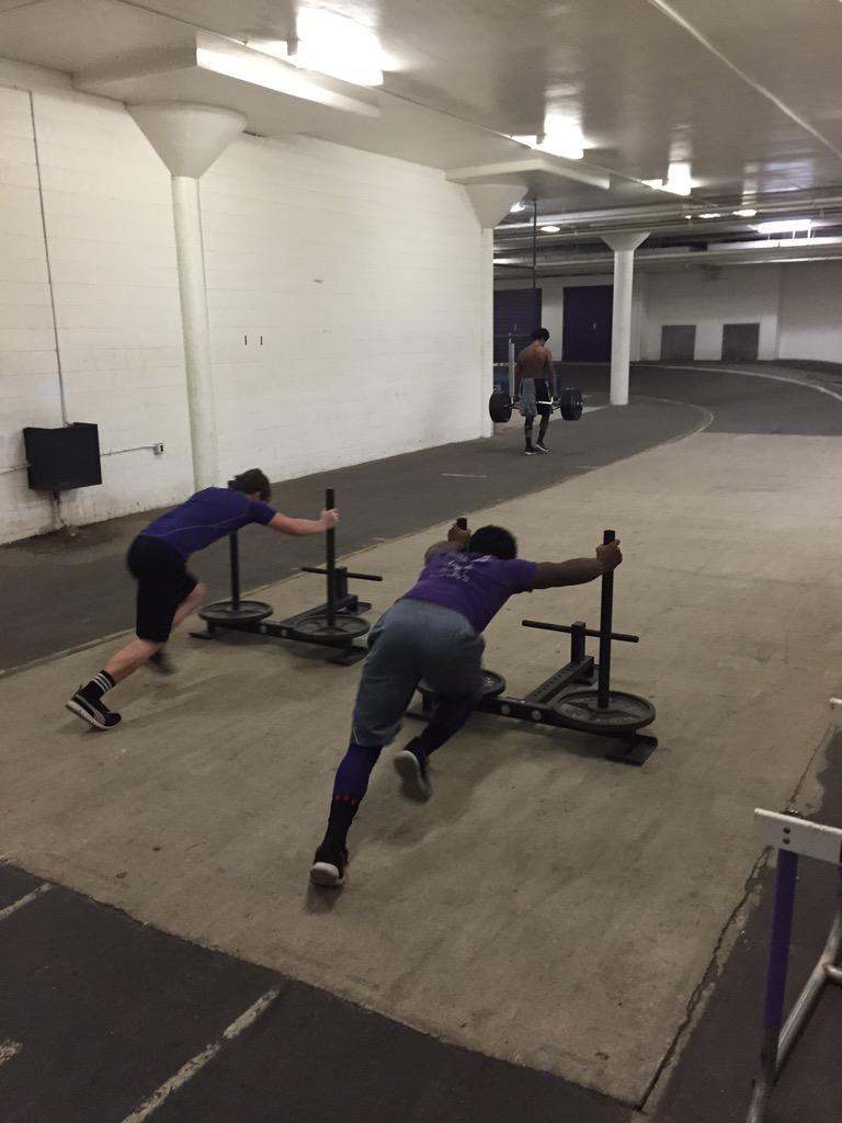 ryanvpratt's tweet photo. Great way to end finals week #pihifootball #studentathletes #beatypsi #alwayscompete #ticketstogunshow http://t.co/USkzx8H3L0