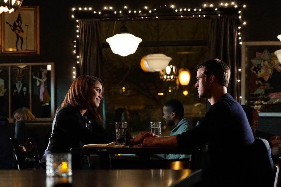 CrimeMel's tweet photo. #dawsey back together??? #ChicagoFire #SPOILER #treeballs http://t.co/fu0MmsUezr