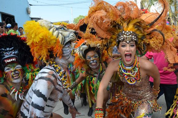 viajala's tweet photo. Descubre los mejores carnavales del 2015 y planea ya tu viaje en http://t.co/Bwe3MziAQC #viajes #carnaval http://t.co/mtjaF3jEBf