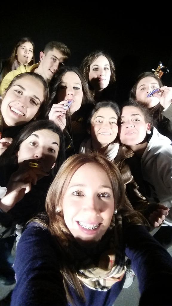agrupacionnenas's tweet photo. Ensayooo!! #selfie #guap@s 😘😘 http://t.co/6NmS5jwQcR