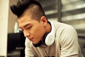 youngbae_boy's tweet image. Who love me?........